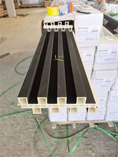 Uyni bezash WPC devor paneli